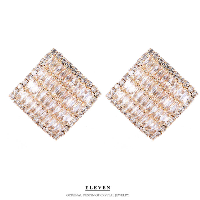 Delicate Circle Zircon Earrings - Sparkling Studs for a High-End Look