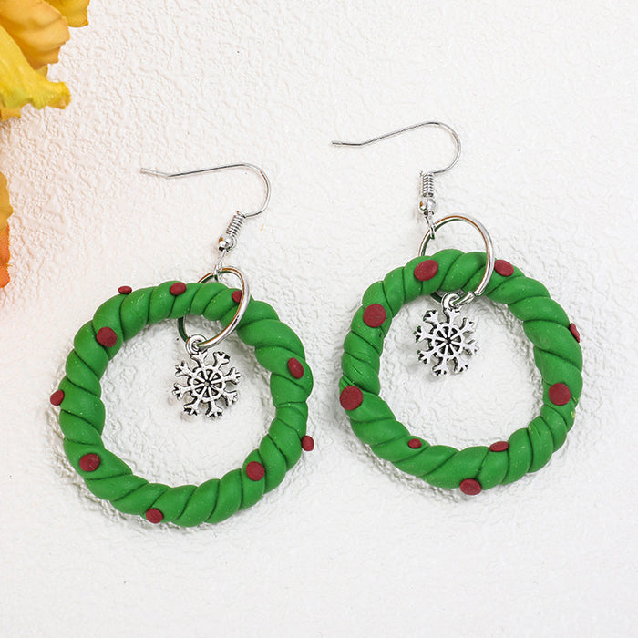 Christmas Mistletoe Clay Earrings - Elegant Carved Wreath Design