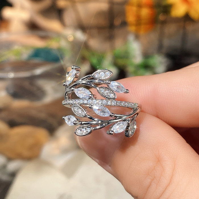 Intertwined leaf ring creatively inlaid zircon ring