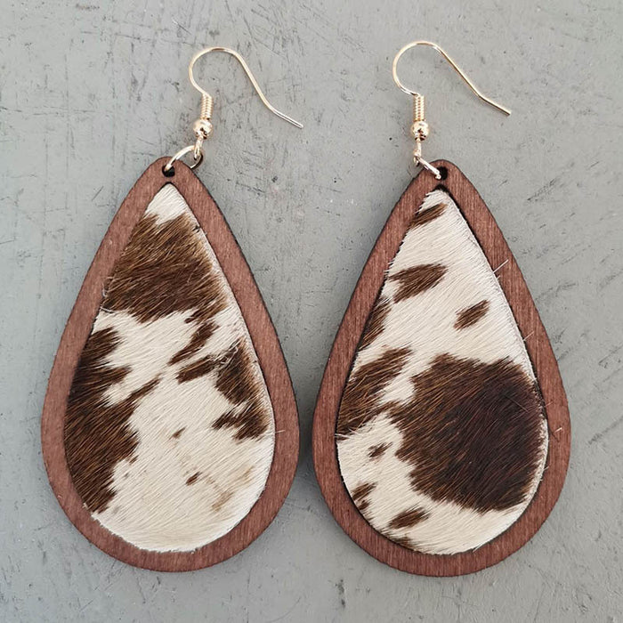 Water drop type wooden earrings