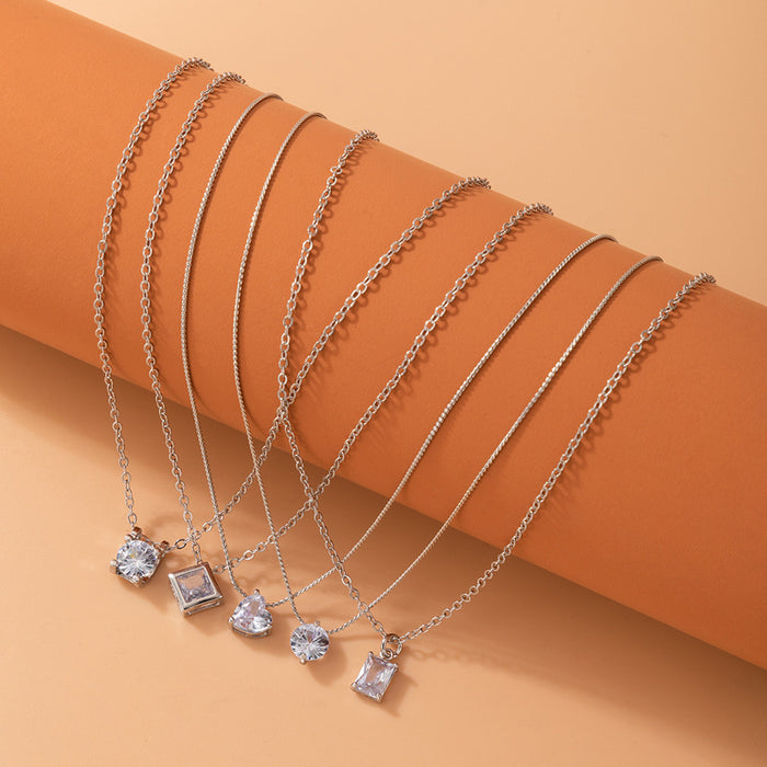 Collar de circonitas en forma de corazón para mujer: cadena minimalista con colgante de piedras preciosas