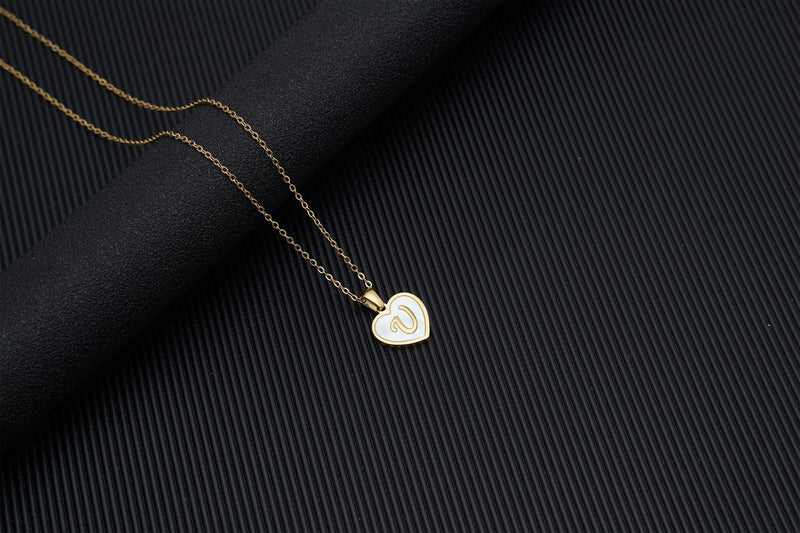 European and American 18K gold heart clavicle necklace, mother-of-pearl pendant letter necklace