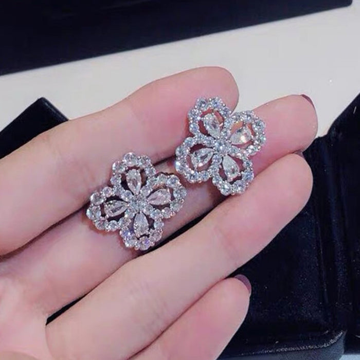 Zirconia round earrings for women