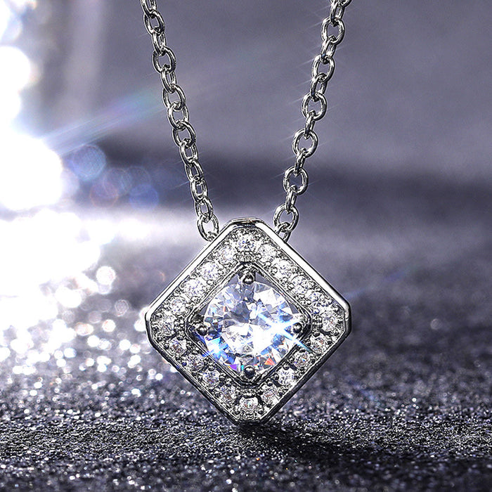 Diamond design clavicle necklace light luxury retro necklace for women