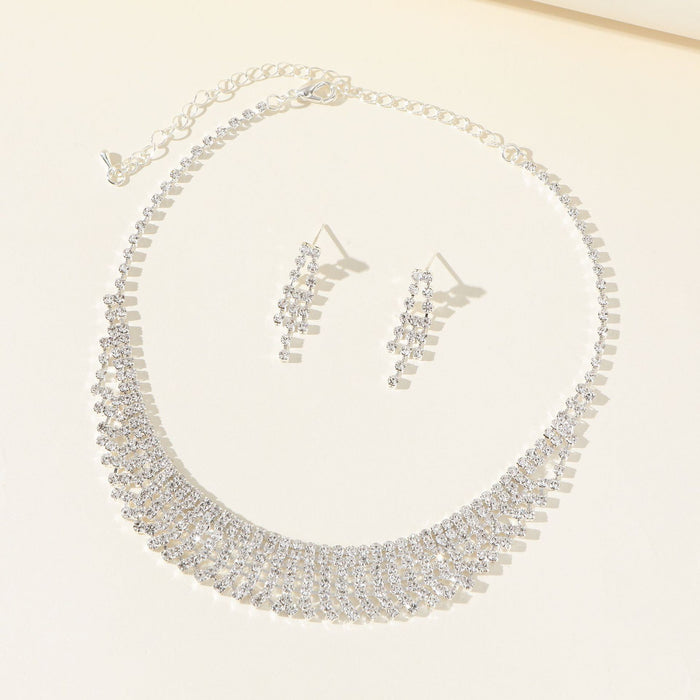 Conjunto de collar y pendientes con diamantes de imitación: joyas elegantes y únicas para mujeres