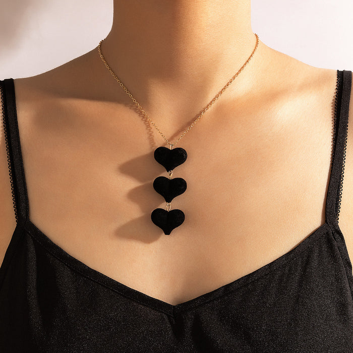 Black Velvet Heart Single Layer Necklace with Geometric Chain Design