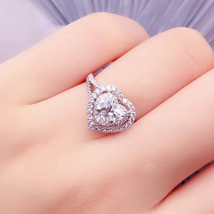 Anillo de propuesta femenina con diamantes de imitación de circonita en forma de corazón con microincrustaciones de lujo