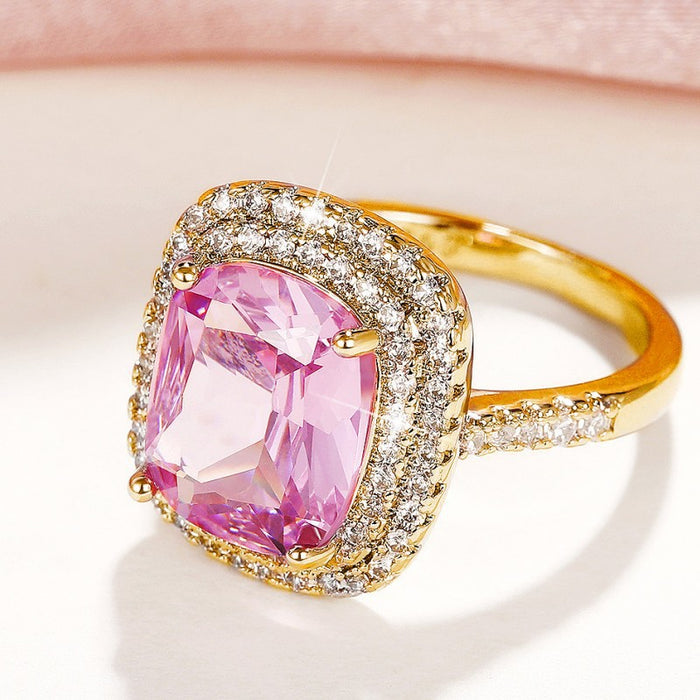 Anillo cuadrado con micropavé de diamantes rosas