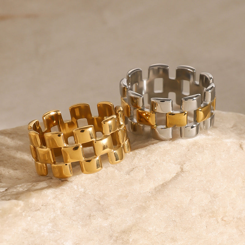 Stainless steel contrasting color light luxury ring