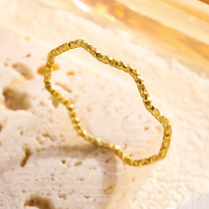 Wholesale plain rings with wave pattern and fine glitter