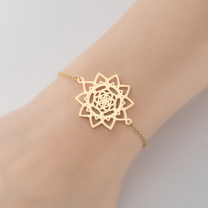 Hollow rotating flower pendant bracelet, Japanese retro small fresh jewelry wholesale