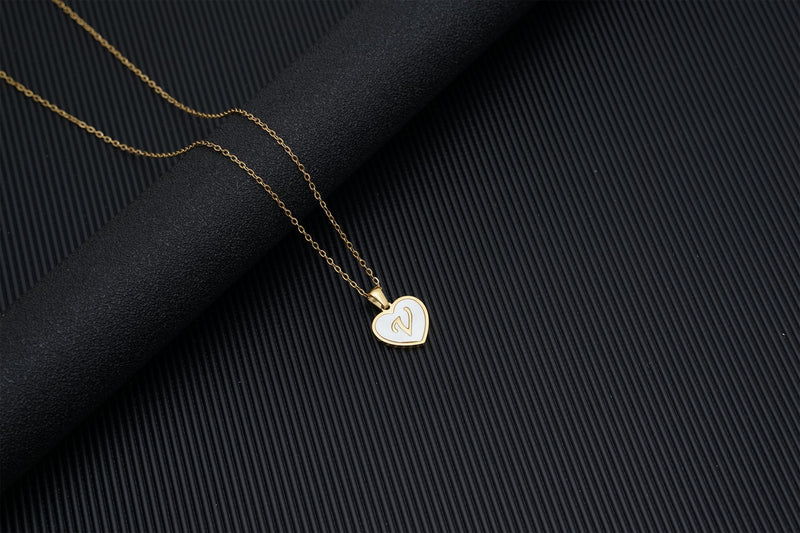 European and American 18K gold heart clavicle necklace, mother-of-pearl pendant letter necklace