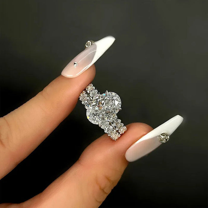 Anillos de pareja con diamantes completos para damas.