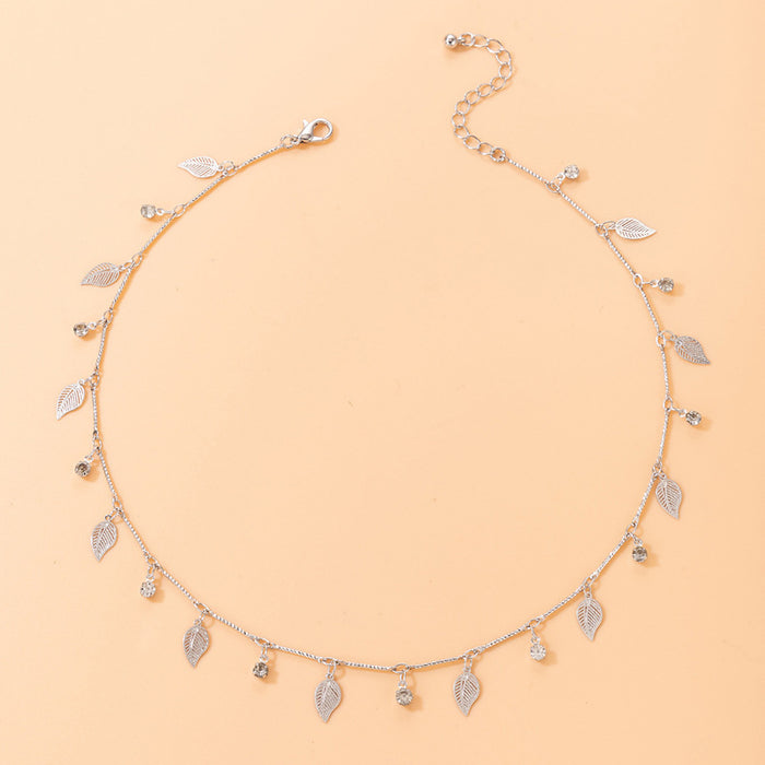 Alloy Leaf Round Piece Necklace - Geometric Rhinestone Simple Choker