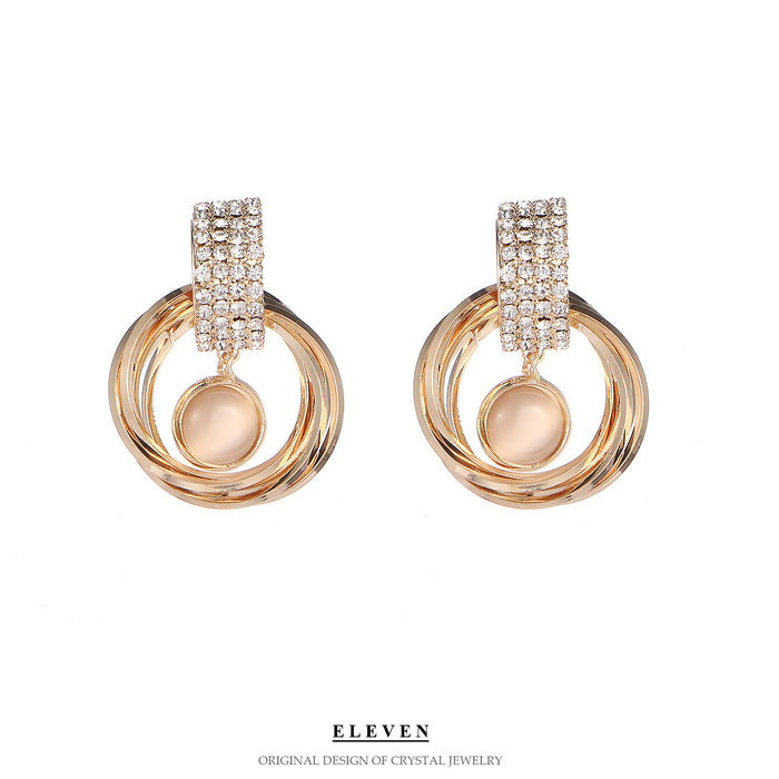 Vintage Geometric Earrings - Trendy and Sophisticated Statement Jewelry for Women