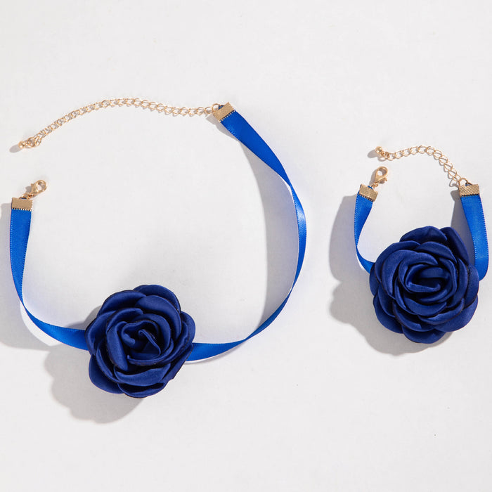 Elegant Chanel-style three-dimensional fabric flower choker