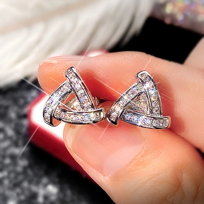 Triangle diamond earrings with super shiny and versatile design