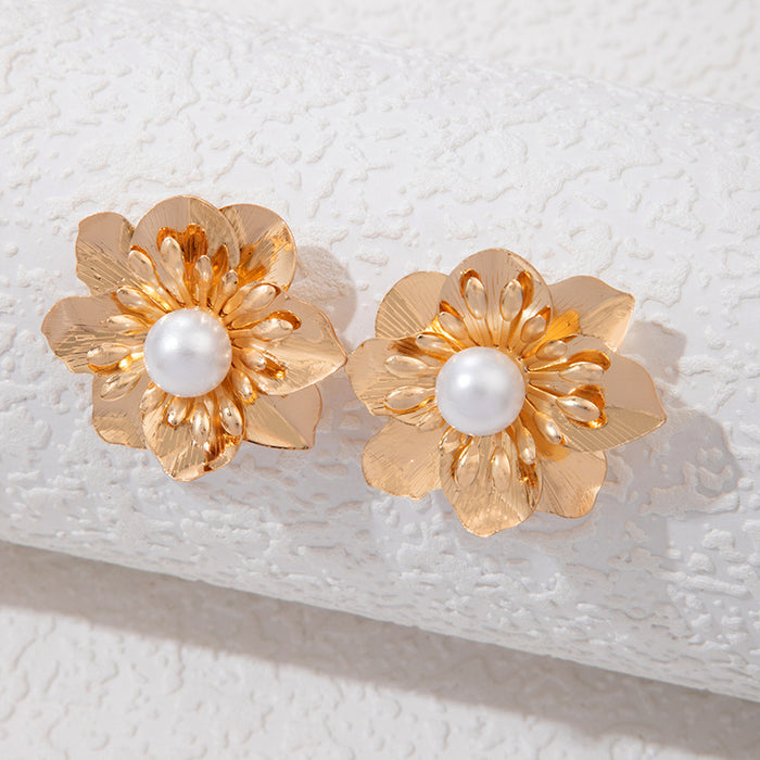 Small golden flower earrings, five-leaf clover, mini simple ear bone studs