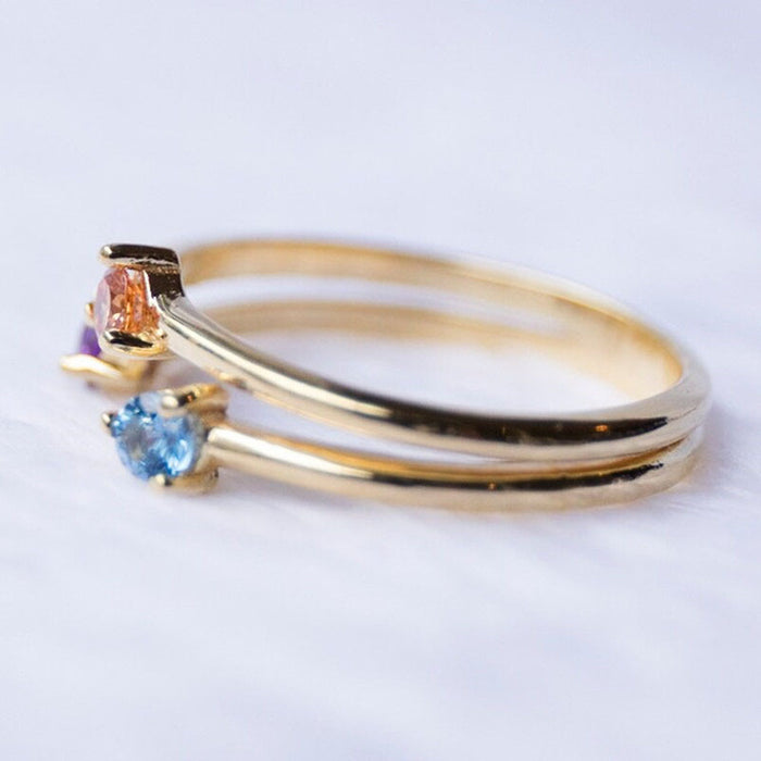 Anillo de circonitas de colores, anillo cruzado dulce y versátil.