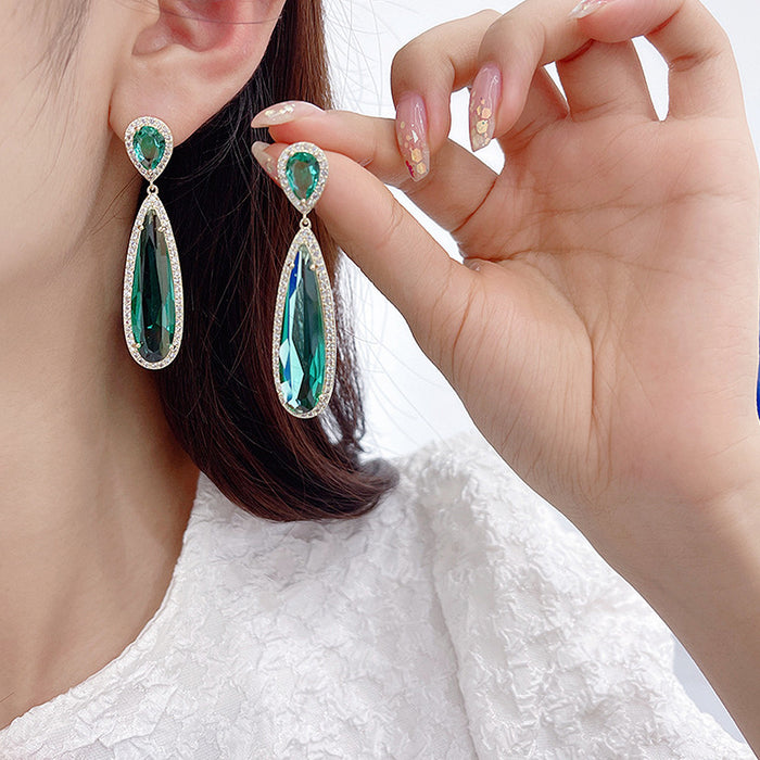 Vintage teardrop zircon earrings