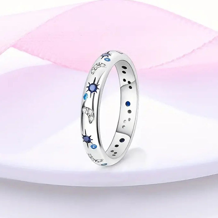 Women's commuter ring inlaid with zircon and moon