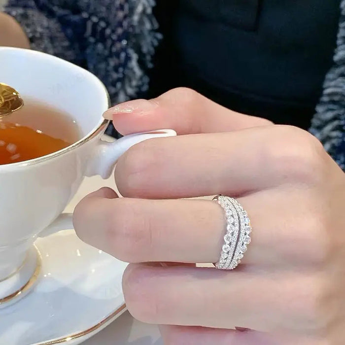 Anillo de onda hueca estilo frío anillo de dedo índice ins de alta gama
