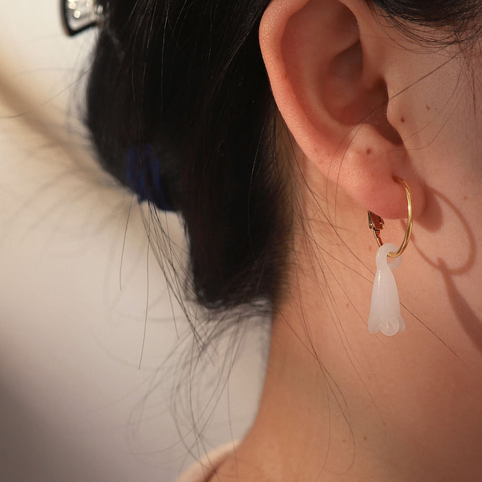 Pendientes de aro de acero inoxidable chapados en oro de 18 quilates de estilo vintage y de moda: pendientes colgantes de magnolia semipreciosa para mujer
