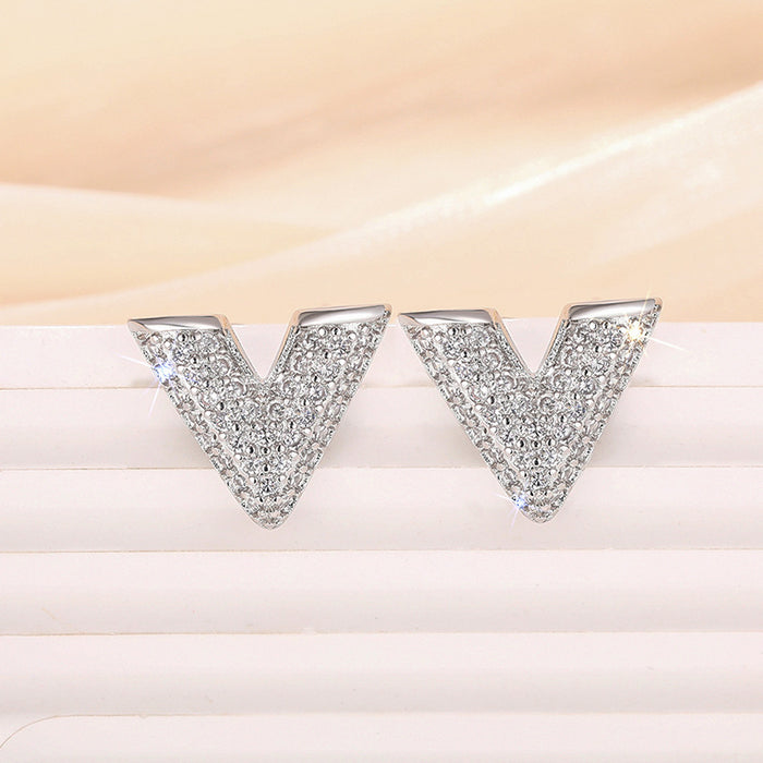 Personalized temperament fashion earrings English letter V-shaped earrings