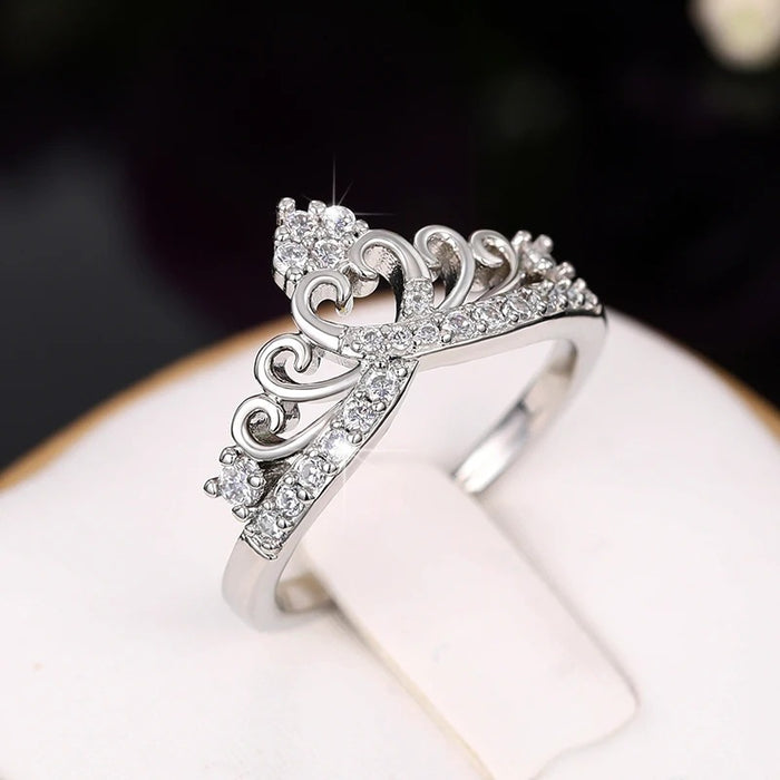 Anillo de corona de princesa con diseño de nicho femenino, anillo de flores de amor