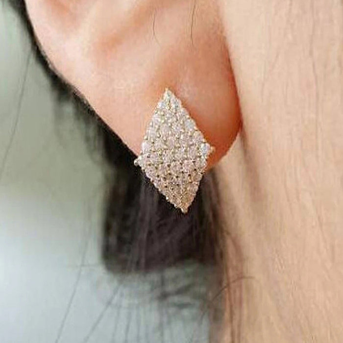 Pendientes en forma de diamante con diamantes completos y pendientes adelgazantes de circonitas