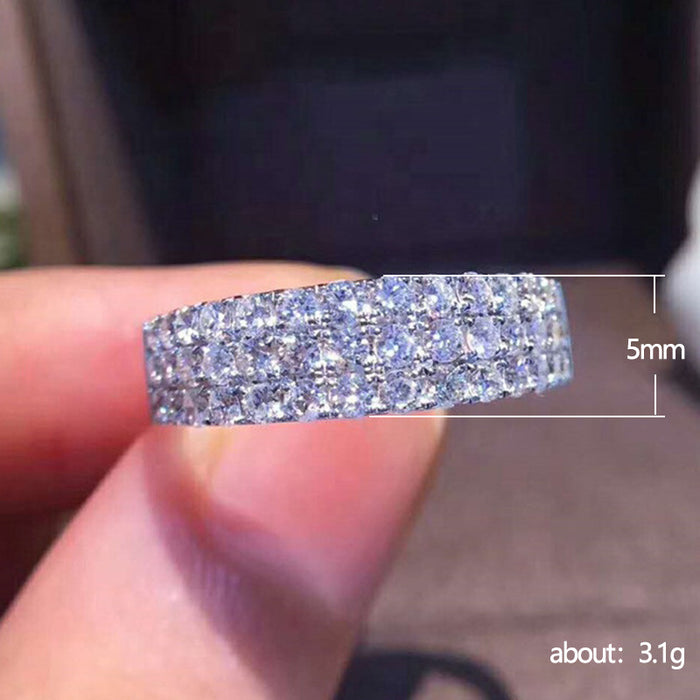 Anillo de moda con tres filas de circonitas pavé al por mayor