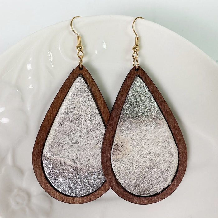 Water drop type wooden earrings