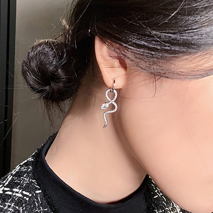 Pendientes de lujo ligeros con forma de serpiente y incrustaciones de diamantes, pendientes de diamantes de imitación exagerados