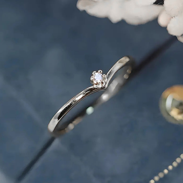 Simple zircon ring for women for everyday party