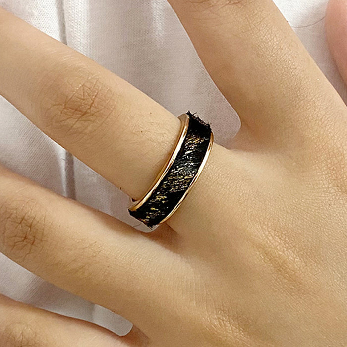 Anillo de aleación de zinc bañado en oro con cuero y crin de caballo: diseño abierto ajustable para mujer, estilo occidental moderno