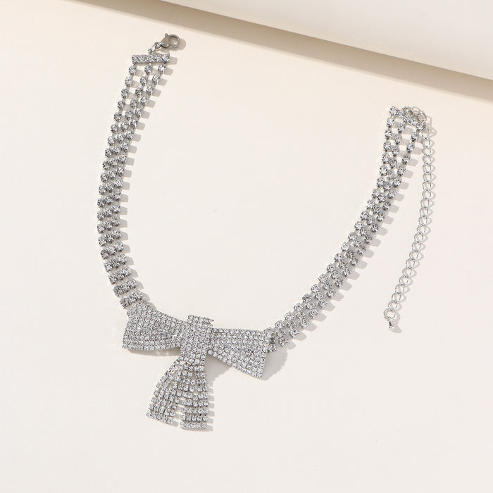 Exquisita gargantilla con lazo de diamantes de imitación: collar corto moderno para mujer