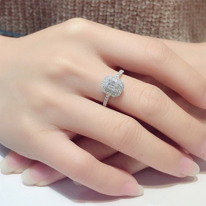 Anillo de platino con circonita cuadrada de moda y anillo de compromiso lleno de diamantes