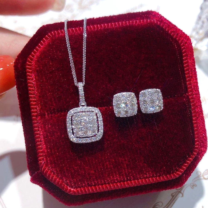 Light luxury square pendant necklace inlaid with zircon