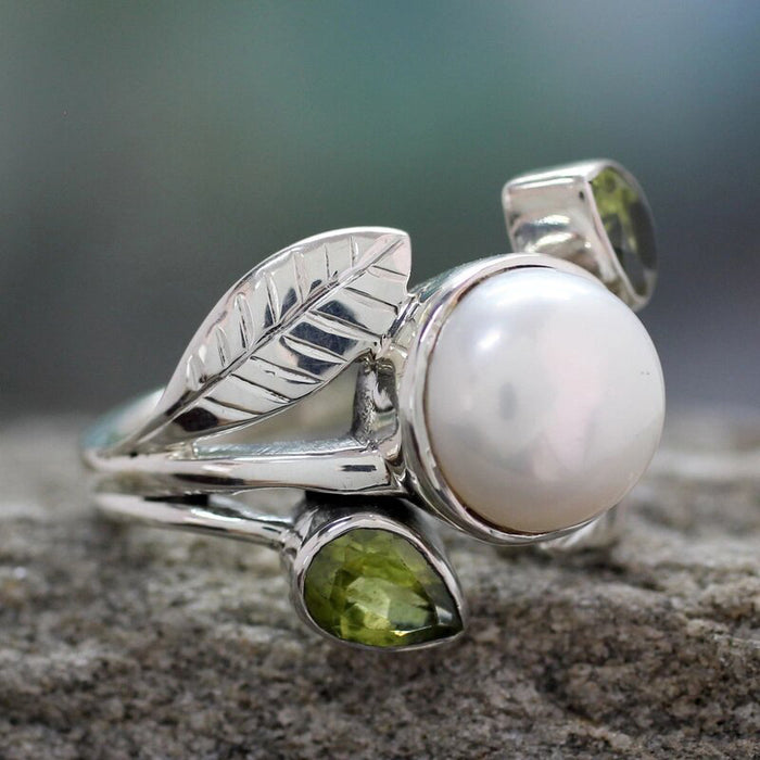Women's leaf imitation pearl forest ring