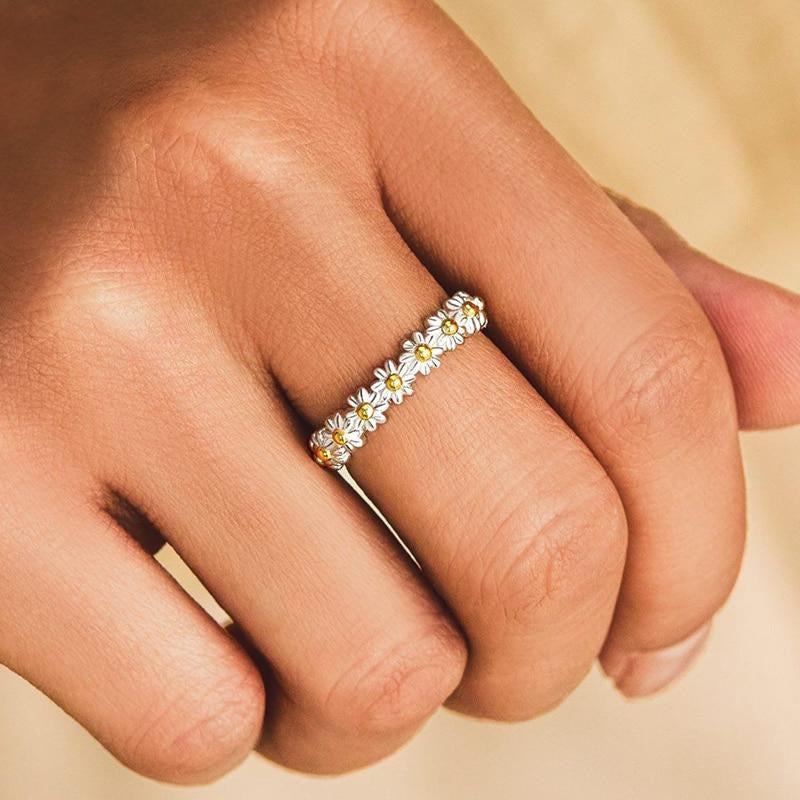 Small daisy flower ring summer two-color floral ring
