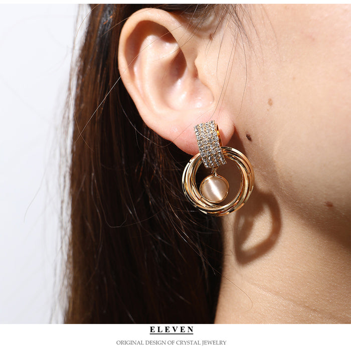 Vintage Geometric Earrings - Trendy and Sophisticated Statement Jewelry for Women