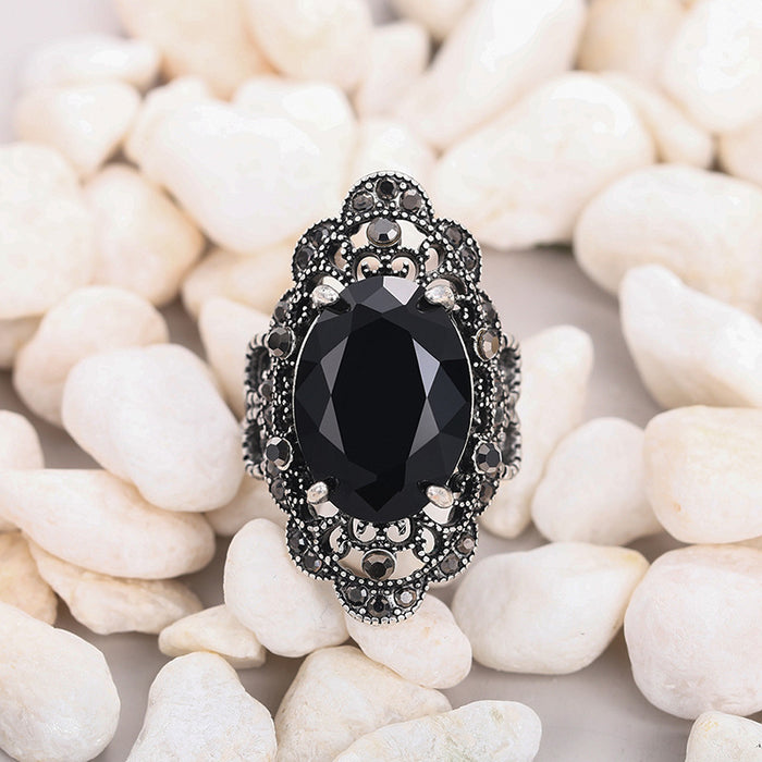 Dark European floral lace Baroque ring for women