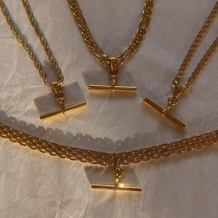 Collar con colgante en forma de T bañado en oro de 18 quilates y cadena tipo cuerda: joyería de moda para mujer