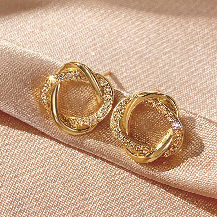 Leaf-shaped earrings, simple design, fashionable and daily matching earrings
