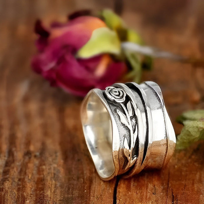 Anillo vintage de rosa de versión ancha para el dedo índice de mujer.