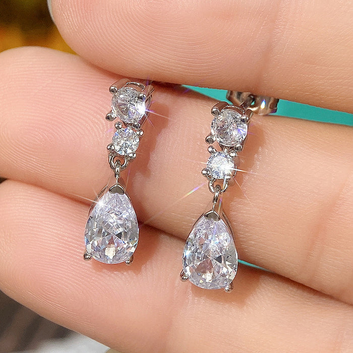 Small fresh teardrop earrings with pear-shaped zircon earrings