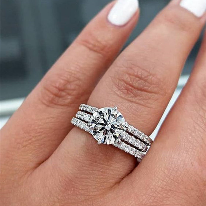 Anillo de diamantes con microincrustaciones de tres capas Anillo de estilo europeo y americano con propuesta de amor de tres vidas