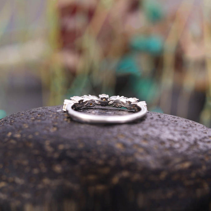 Anillo elegante de mujer con combinación de circón y gota de agua