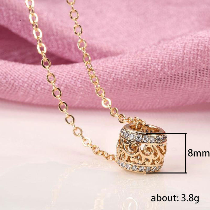 Simple women's clavicle necklace with hollow waist pendant