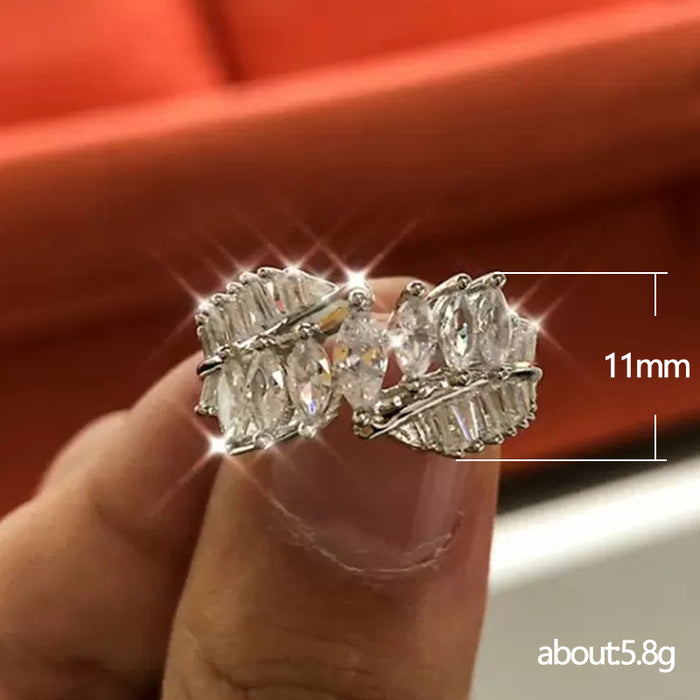 Anillo de circonitas en forma de marquesa con incrustaciones completas Anillo europeo y americano que combina con todo